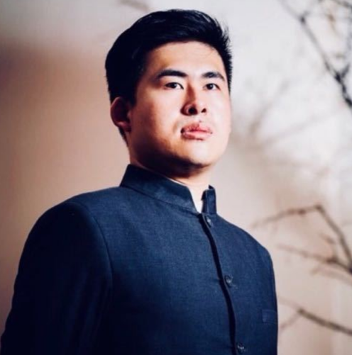 盈通配资 黄智贤、王炳忠对台湾大网红上海直播的不同态度