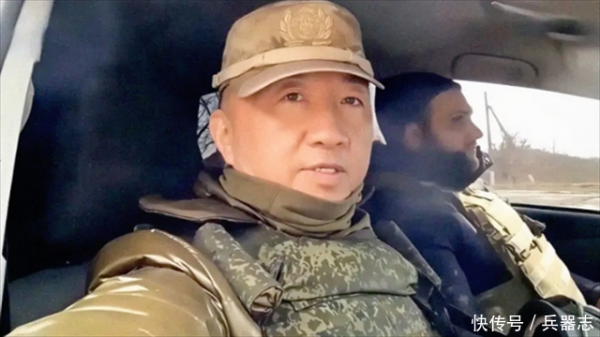 垒富配资 乌军炸伤中国记者，弹片瞬间穿透防护装备，俄外交部：蓄意袭击